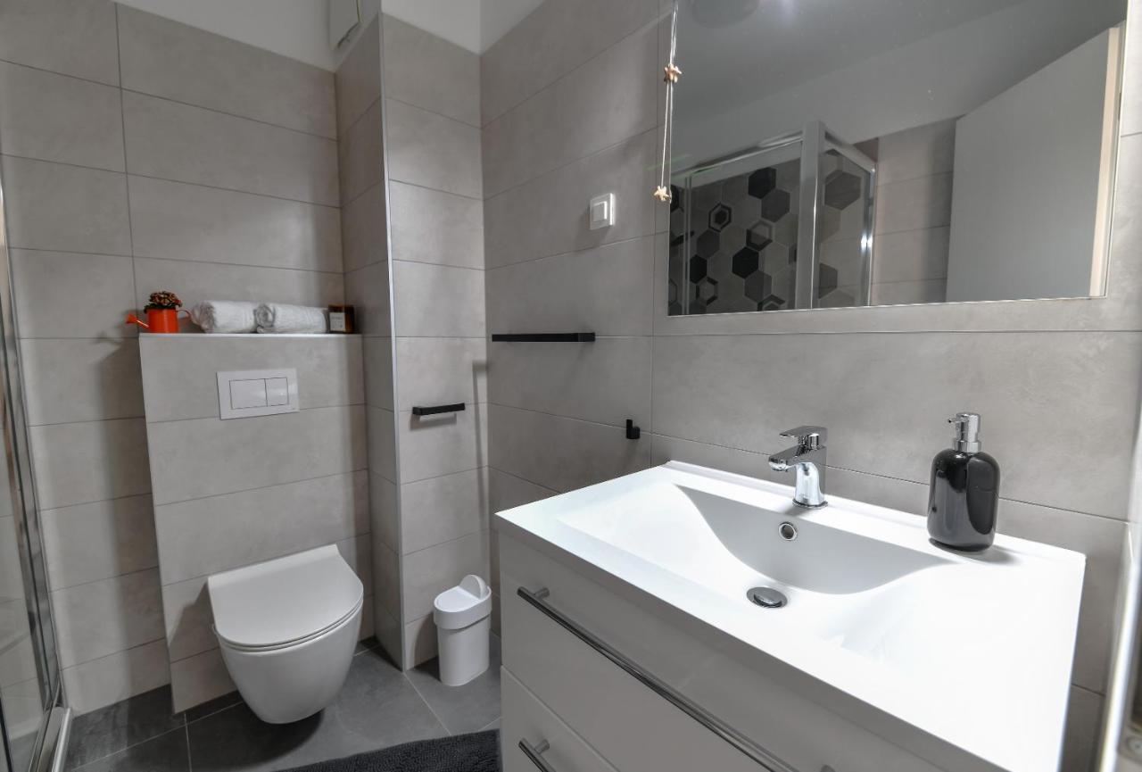 Spacious Apartment Nero With Free Parking Задар Экстерьер фото