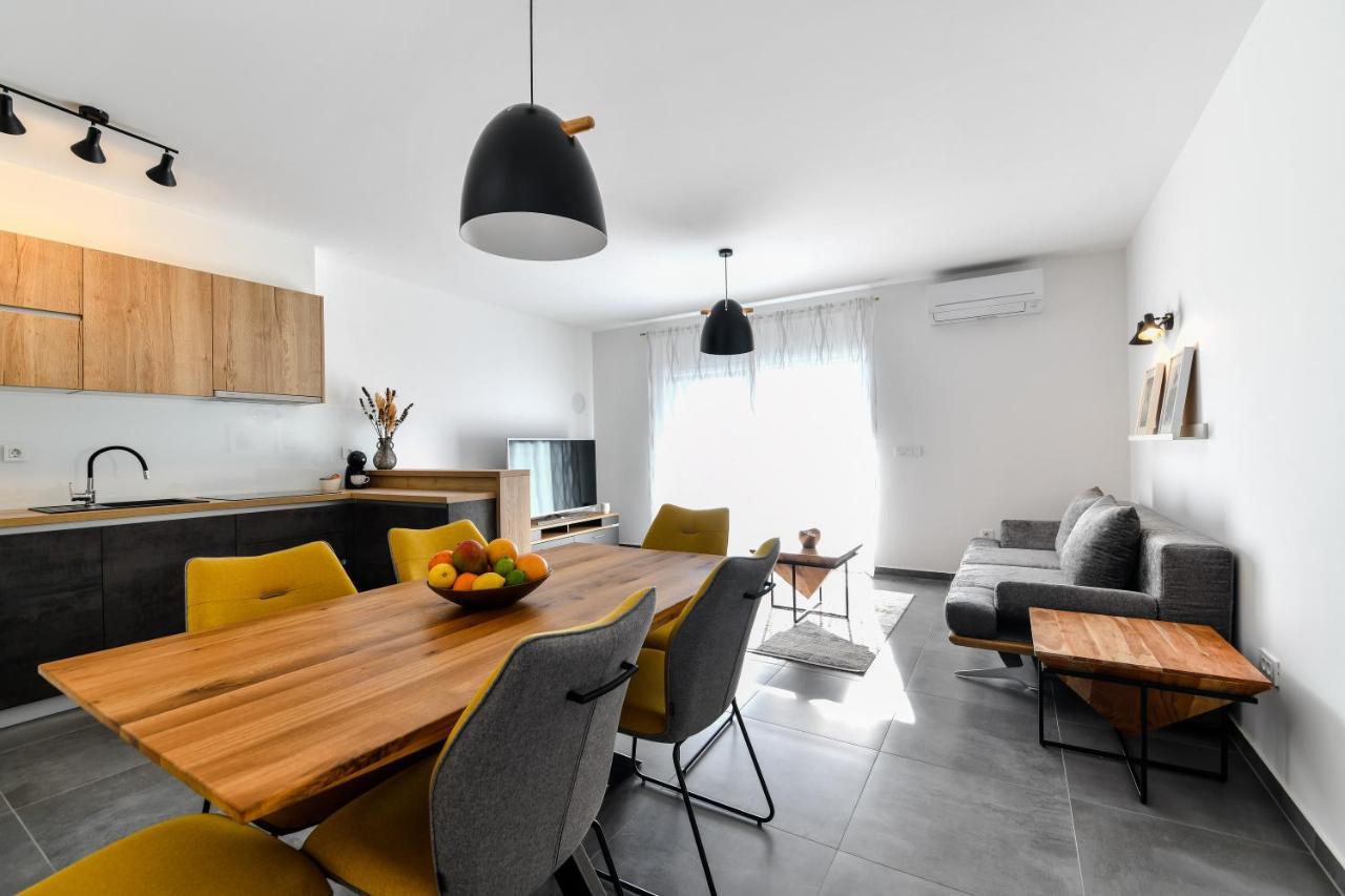 Spacious Apartment Nero With Free Parking Задар Экстерьер фото